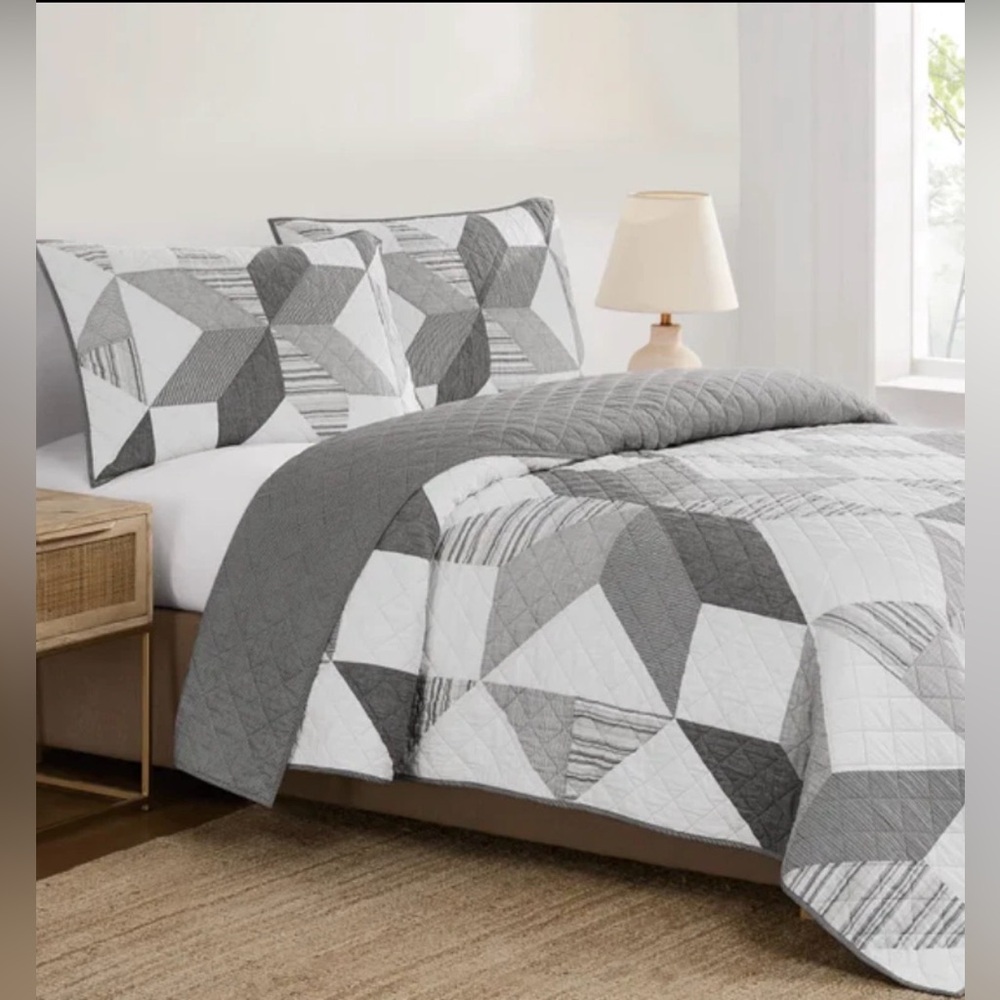 Geometric Gray and White Quilt Set king 100% cotton